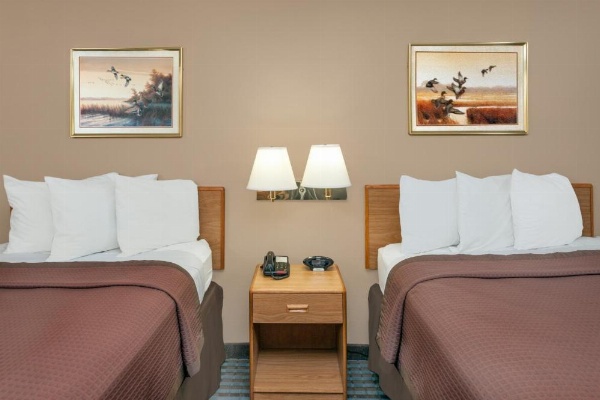 Days Inn by Wyndham Charleston image 27