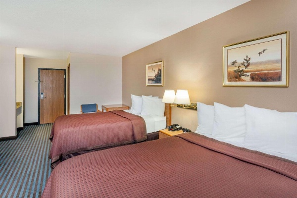 Days Inn by Wyndham Charleston image 5