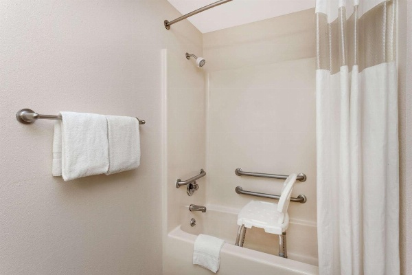 Days Inn by Wyndham Charleston image 6